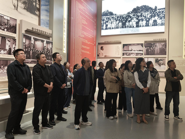 傳承革命精神，凝聚奮進(jìn)力量——公司第一、第六黨支部聯(lián)合開展主題黨日活動(dòng)